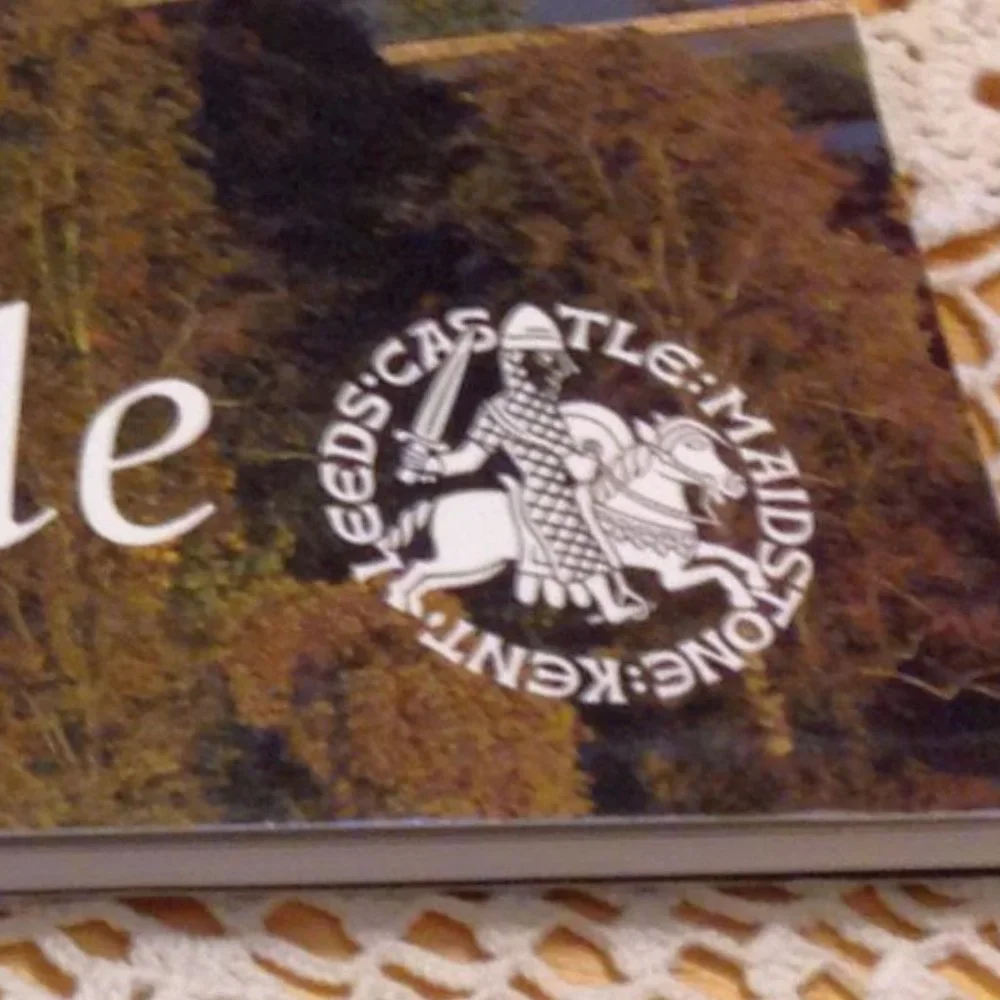 Leeds Castle Maidstone Kent - Pictorial and History